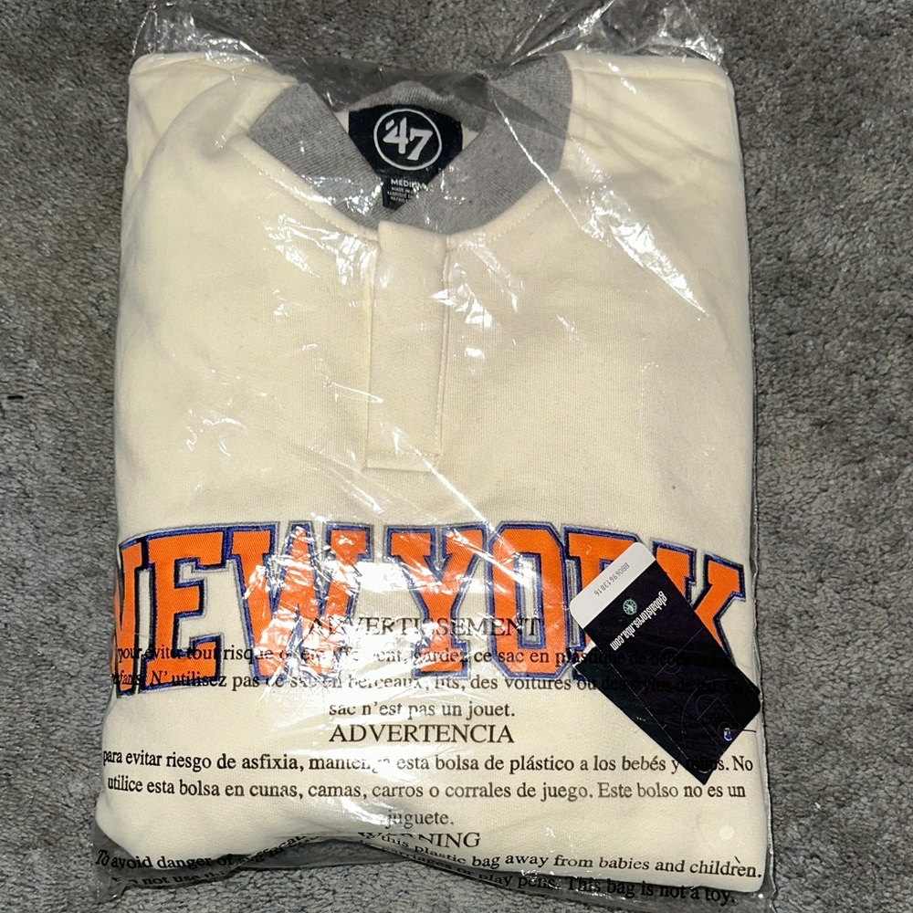 47 Cream and Gray New York Knicks Crewneck